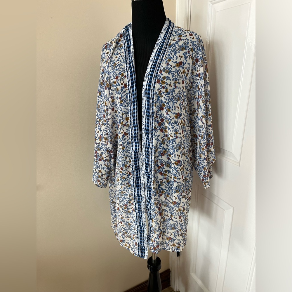 Japna brand Floral women’s  cardigan wrap blues S